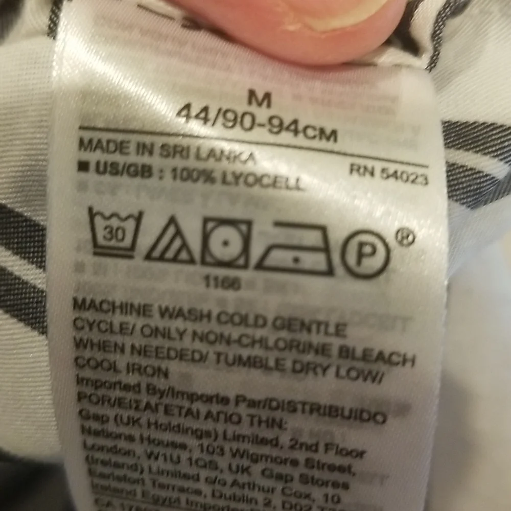 Banana Republic Long Sleeve 3/4 Button Pullover Top - Picture 6 of 7